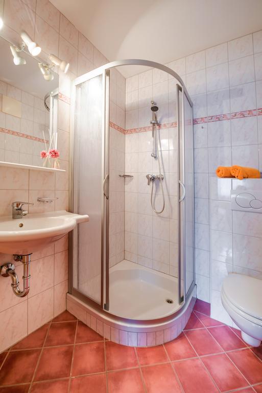 Feriendorf Oberhof Flachau Zimmer foto