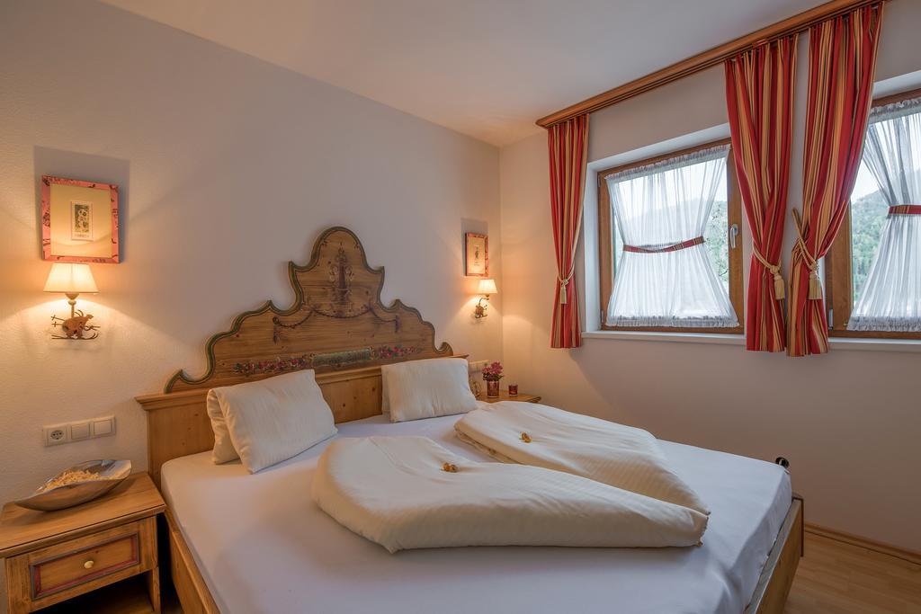 Feriendorf Oberhof Flachau Zimmer foto